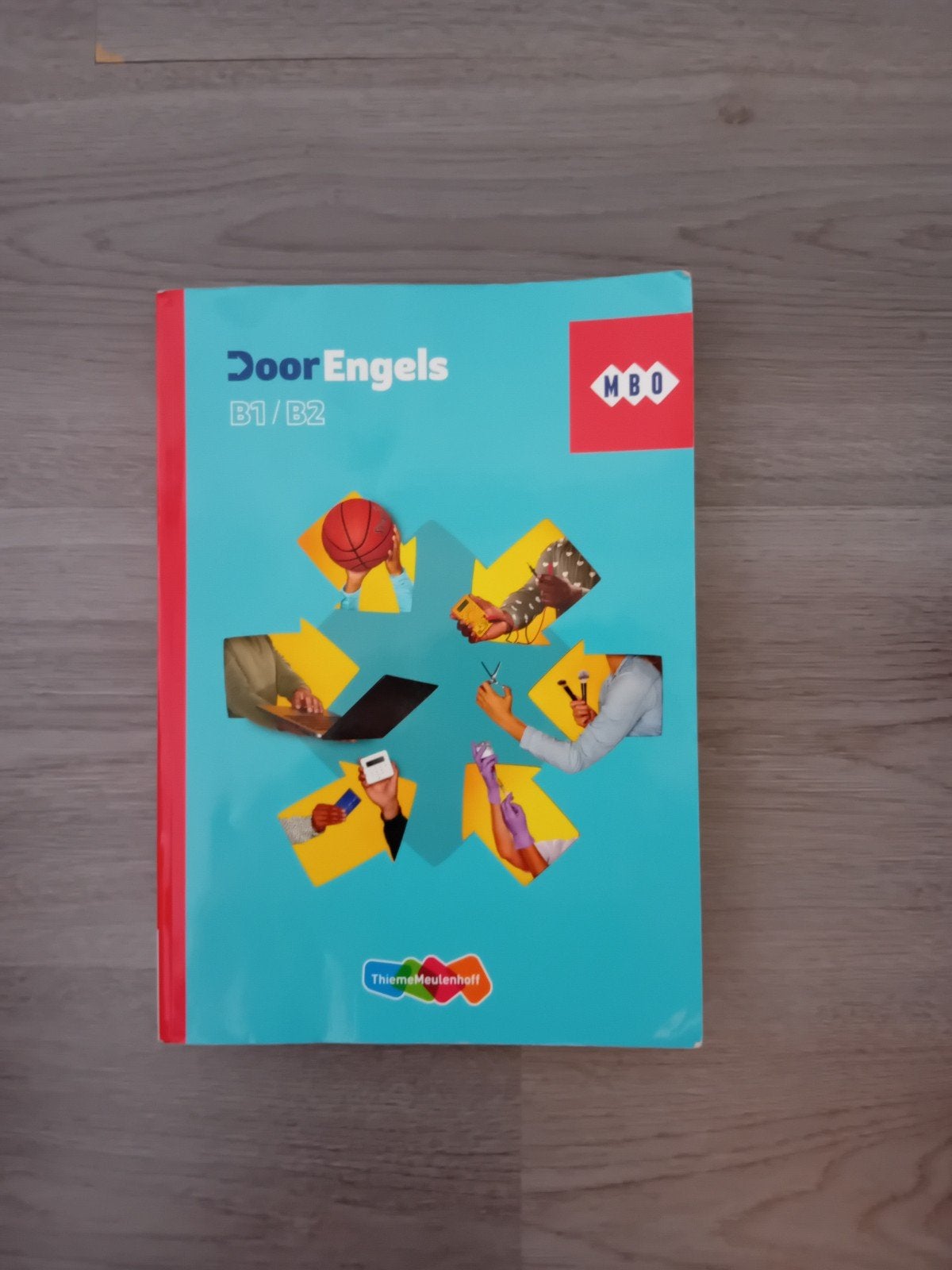 Door Engels B1/B2 MBO - ThiemeMeulenhoff, Boeken, Ophalen of Verzenden, Gelezen, Overige niveaus, Engels
