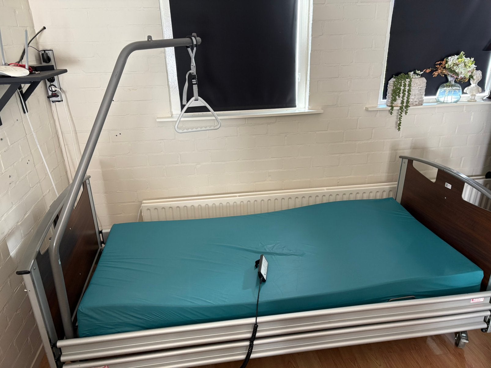 Hoog-laagbed, verpleegbed, ziekenhuisbed, Ophalen, Zo goed als nieuw, Eenpersoons, 90 cm