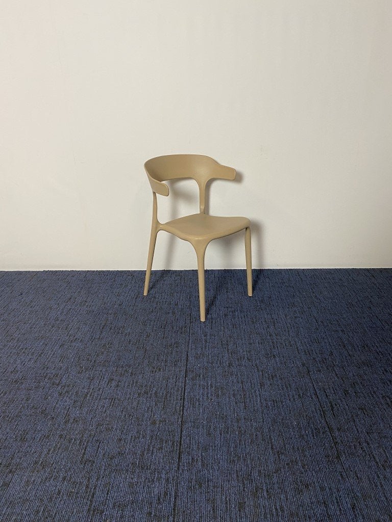 4 x Kantinestoel, bruin, kunststof, 4-poot onderstel, Huis en Inrichting, Stoelen, Ophalen, Kunststof, Gebruikt, Bruin