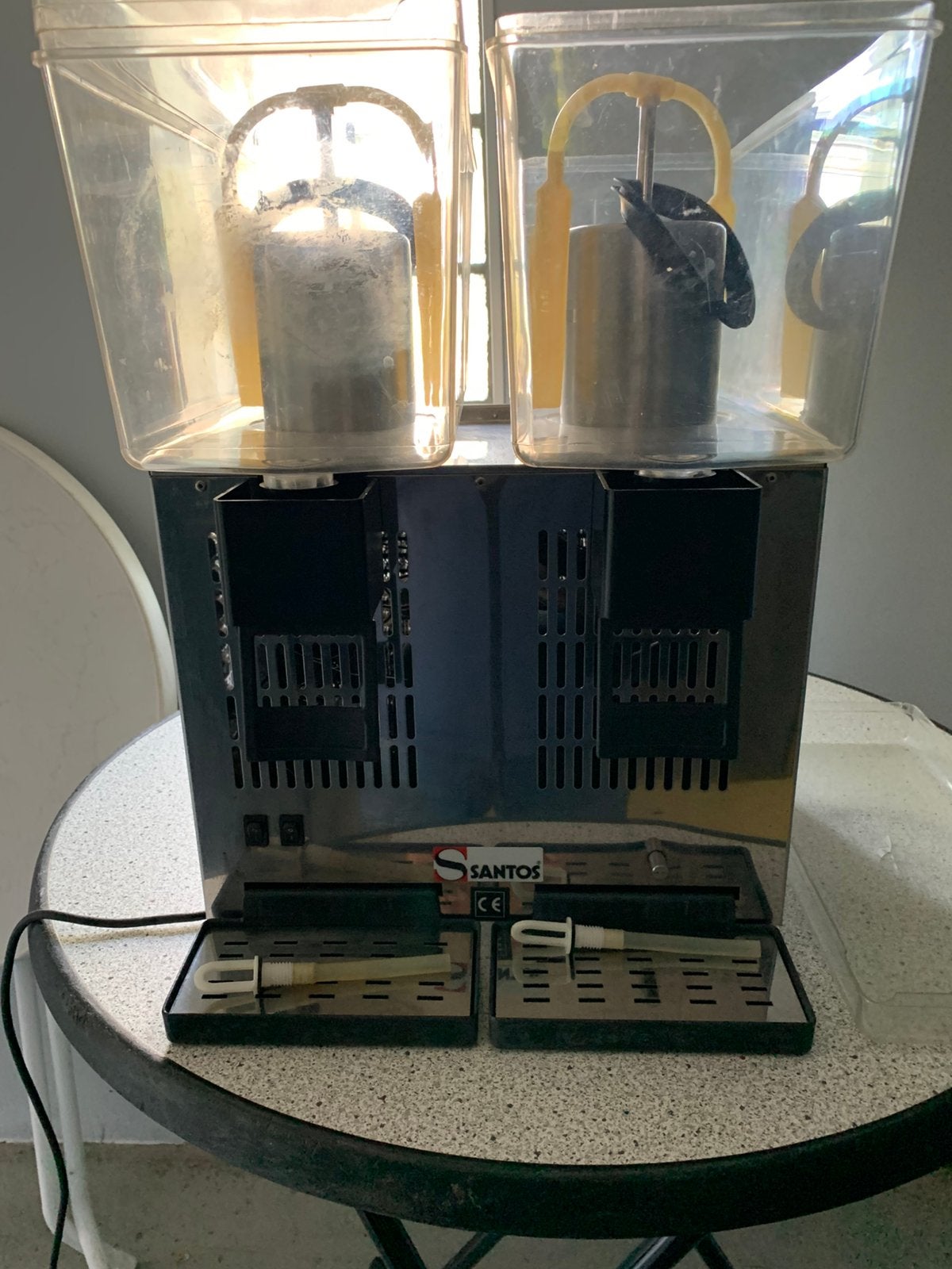 Drankdispensers 2x 12 ltr gekoeld met nwe reservoirs, Ophalen, Gebruikt, Elektrisch