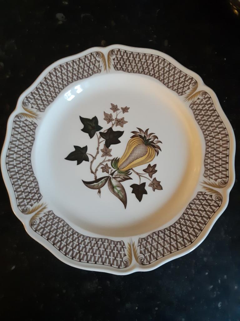 Bord Wedgwood Avocado, Huis en Inrichting, Ophalen of Verzenden, Zo goed als nieuw, Porselein, Bord(en)