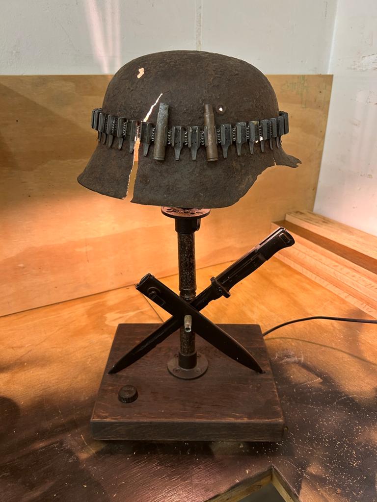 Duitse helmlamp ww2 Wehrmacht bajonet, Ophalen of Verzenden, Zo goed als nieuw, Minder dan 50 cm
