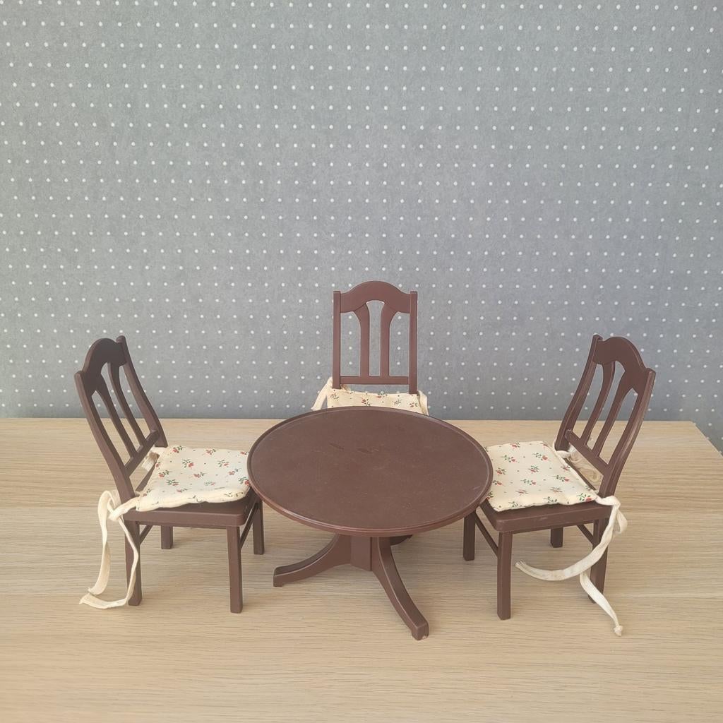 Sindy eettafel met stoelen - Vintage poppenhuis meubels, Gebruikt, Minder dan 50 cm, Ophalen of Verzenden, Drie personen