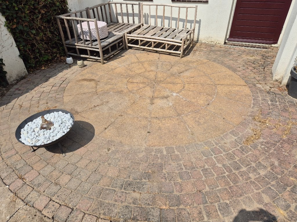 Gratis af te halen betonklinkers 10x10 en cirkels sierstenen, Ophalen, Gebruikt, Klinkers, 10 m² of meer