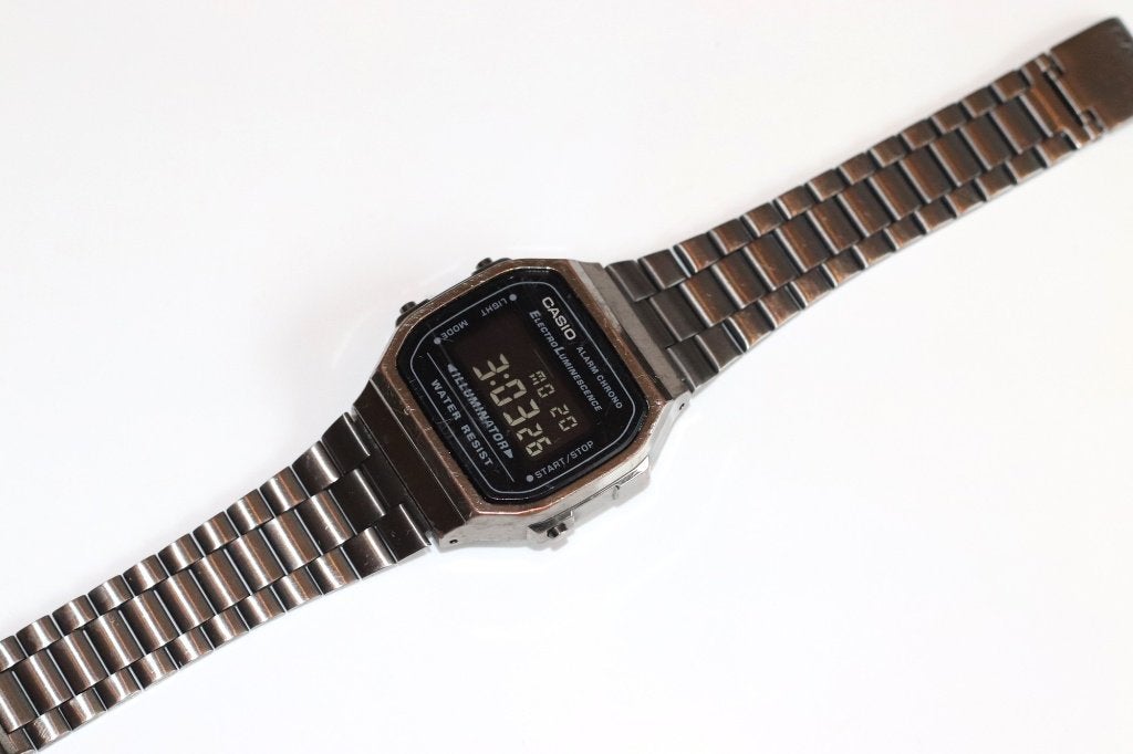 Casio A168 retro digitaal horloge, donker/gunmetal, Ophalen of Verzenden, Gebruikt, Staal, Casio