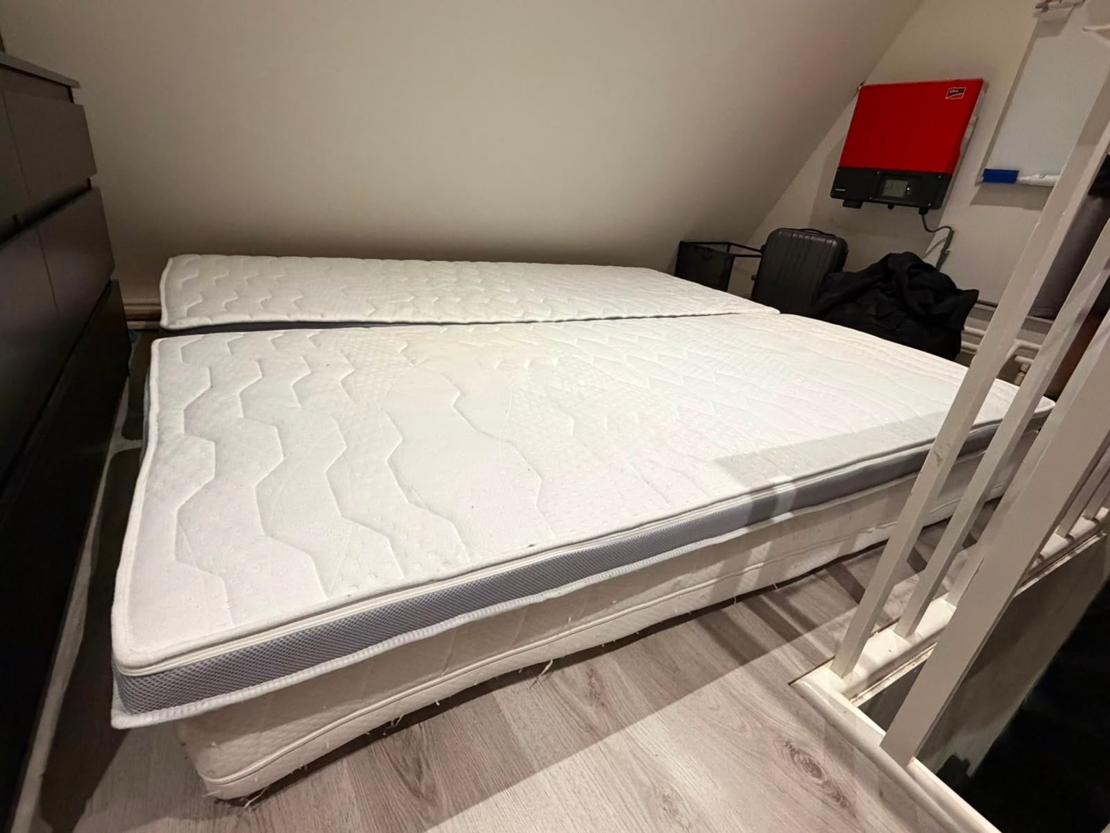 2 Dikke matrassen 90x200cm + luxe koudschuim toppers, Ophalen, 90 cm, Tweepersoons, Zo goed als nieuw