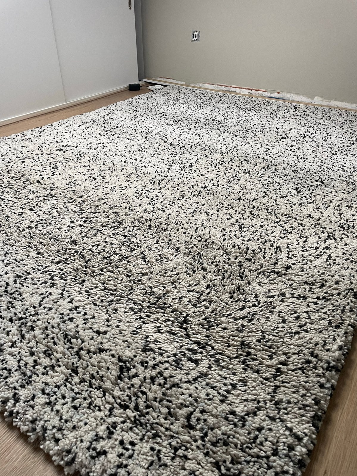 IKEA VINDUM Vloerkleed - Hoogpolig, Wit/Zwart, 170x230cm, Ophalen, Wit, 150 tot 200 cm, 200 cm of meer