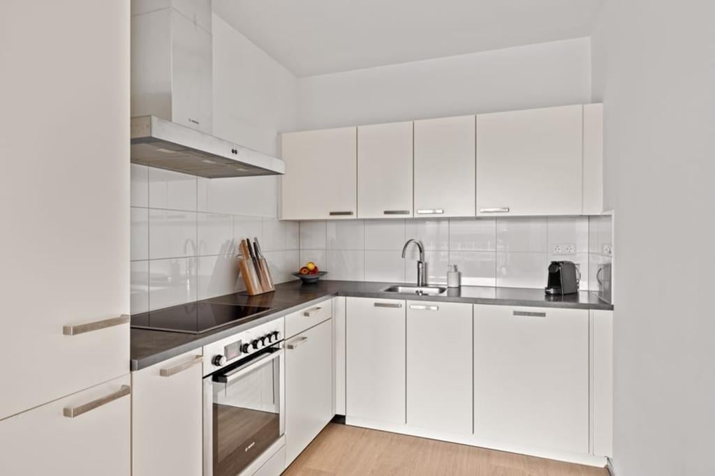 Keuken gratis, apparatuur mag tegen klein prijsje weg., Ophalen, Gebruikt, Hoekkeuken