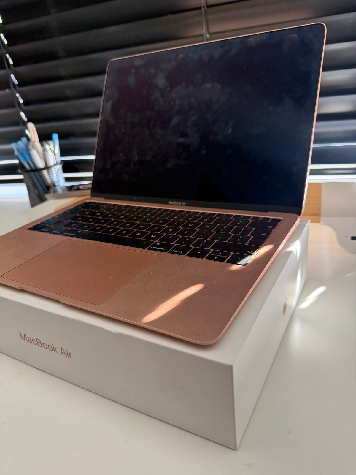 MacBook Air 13 inch (2017) - Goede staat met lichte deukjes, Computers en Software, Apple Macbooks, Ophalen, Gebruikt, 2 tot 3 Ghz