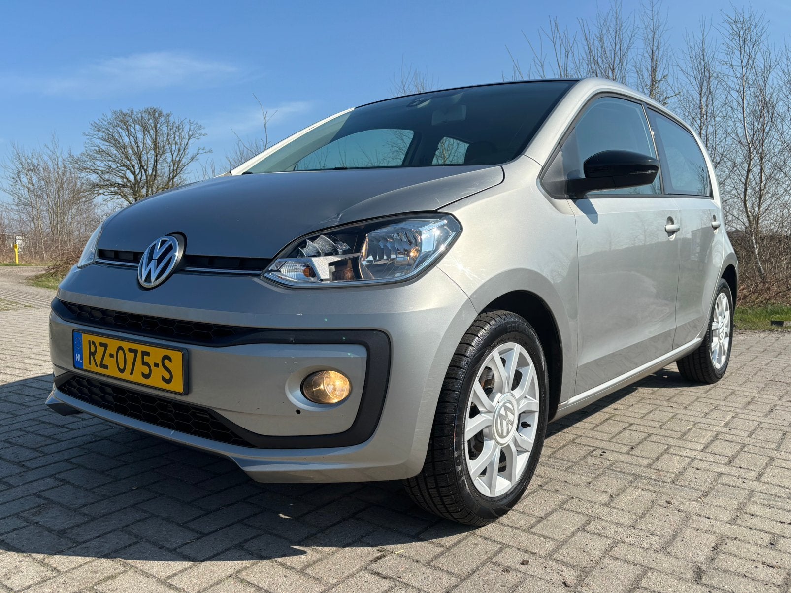 Volkswagen Move up! 1.0*AUTOM.*A/C*CRUISE*CAM*STOELVERW.*, Auto's, Volkswagen, Up!, 840 kg, 4 stoelen, Origineel Nederlands