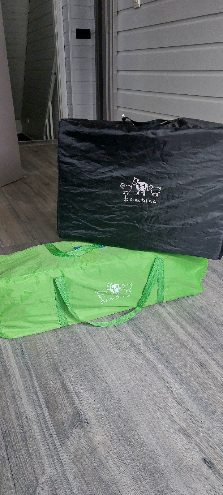 Bambino campingbedje met matrasje - fris groen, Kinderen en Baby's, Ophalen, Zo goed als nieuw, Minder dan 140 cm, Matras