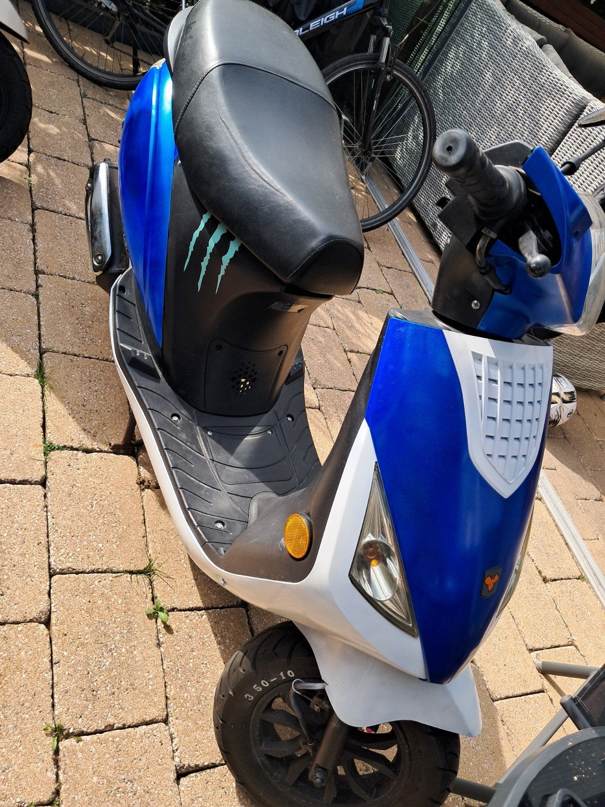 Blauwe en witte scooter - La Souris, Fietsen en Brommers, Ophalen, Gebruikt, Overige typen, Overige merken