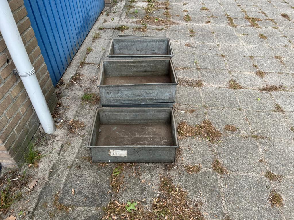 Metalen bakken / kisten - Set van 6 stuks, Doe-het-zelf en Verbouw, Kratten en Dozen, Ophalen, Gebruikt, 40 tot 60 cm, 50 tot 75 cm