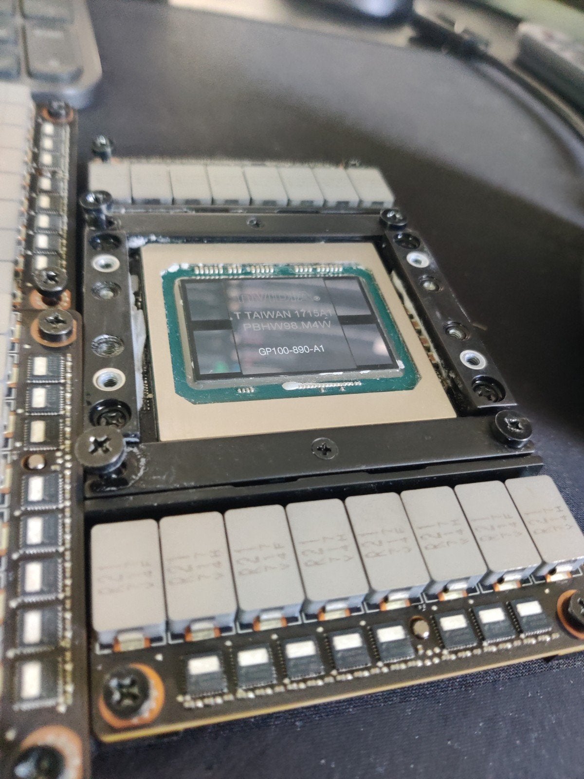 4x Nvidia Tesla P100 (64GB HBM2) - Gebruikt en Getest, PCI-Express 3, Gebruikt, Overige soorten, Ophalen of Verzenden