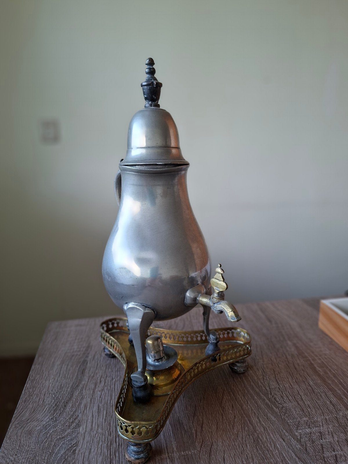 Antieke tinnen koffiekan met kraantje en onderstel, Antiek en Kunst, Ophalen