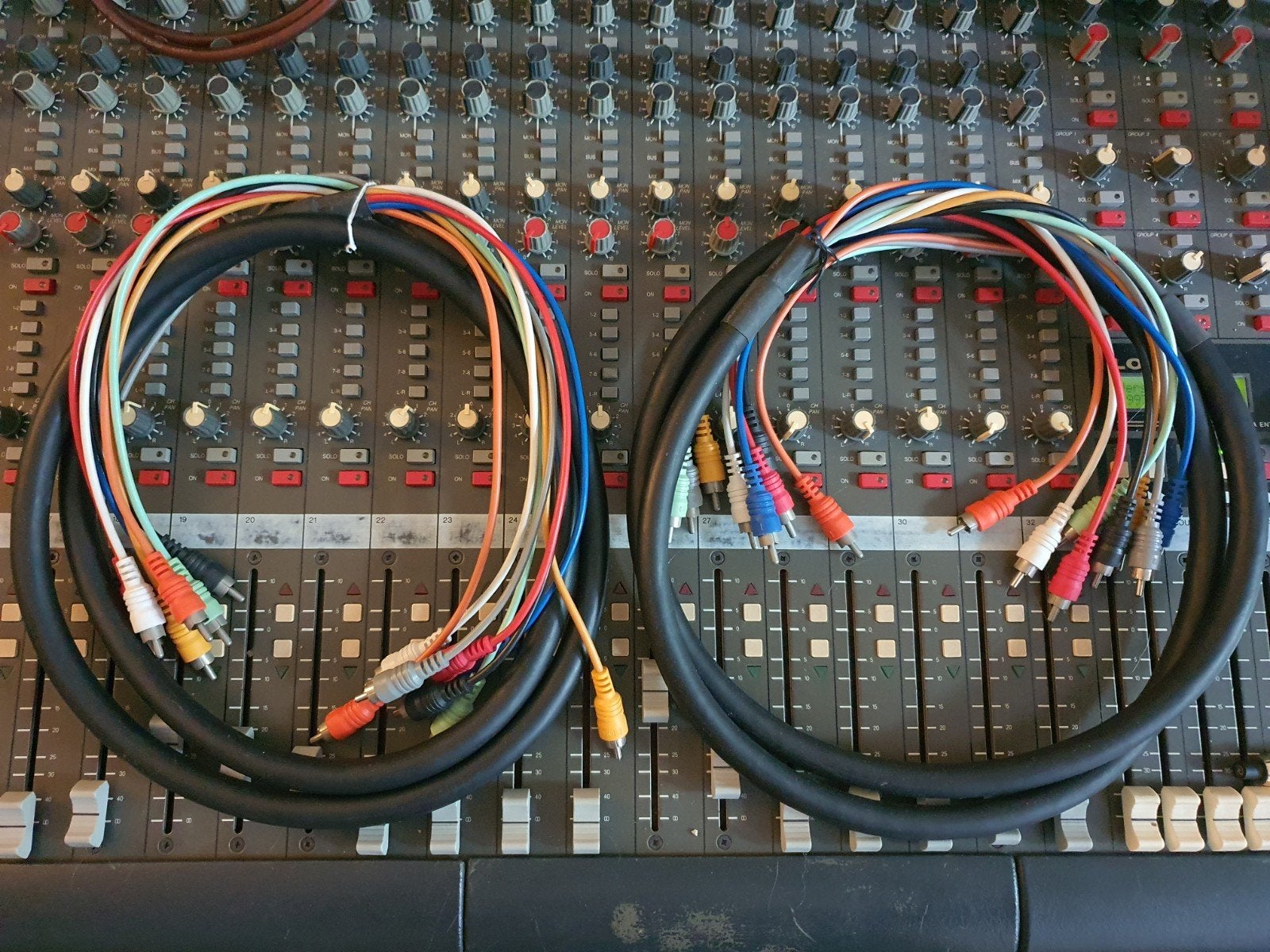 Hosa CRA-802 multikabel RCA (Tascam/Fostex) 2x (prijs p.st), Muziek en Instrumenten, Kabels en Stekkers, Ophalen of Verzenden