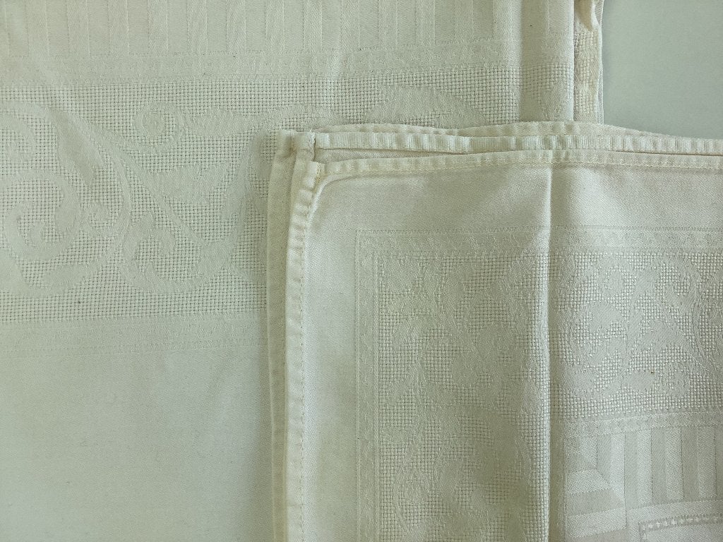 TAFELKLEED MET 8 SERVETTEN, Huis en Inrichting, Tafelkleden, Ophalen of Verzenden, Zo goed als nieuw, Rechthoek