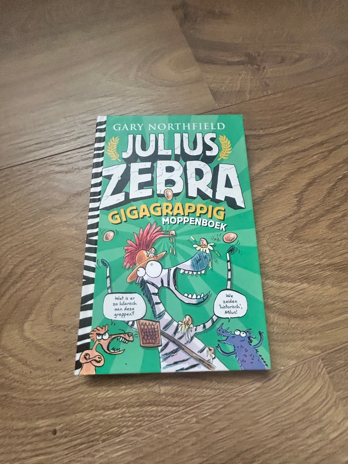 Julius Zebra Gigagrappig Moppenboek - Gary Northfield, Ophalen of Verzenden, Zo goed als nieuw, Fictie algemeen