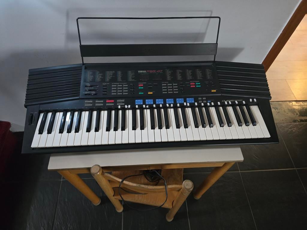 Yamaha PSR-47 Keyboard - 1 of 2 toetsen defect € 50, Ophalen, Midi-aansluiting, Yamaha, 61 toetsen