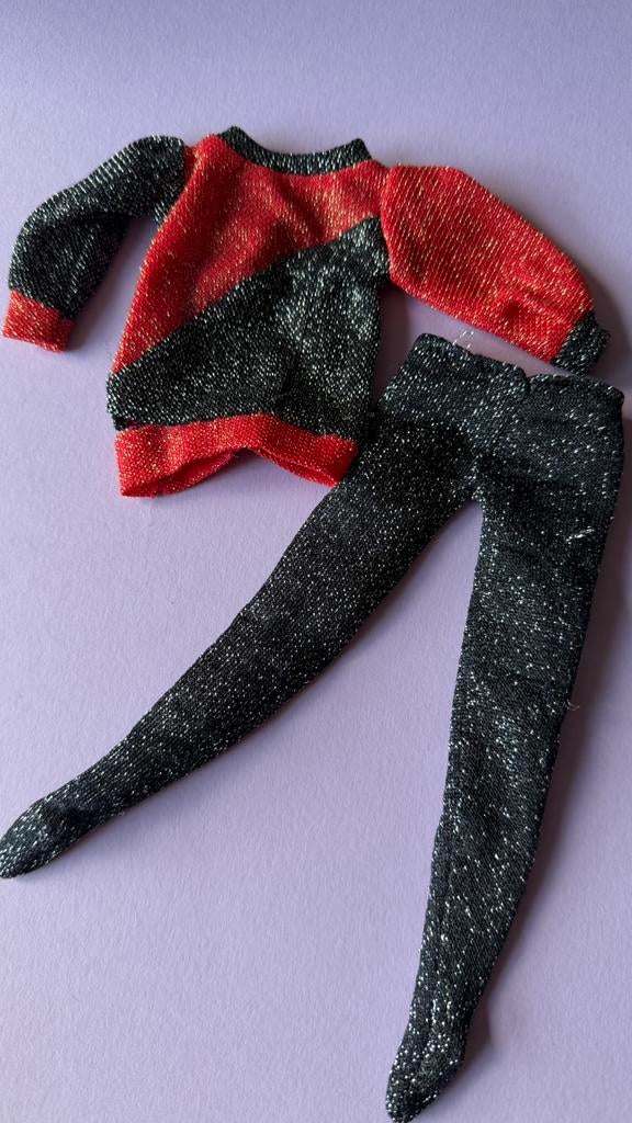 Barbie Sindy Fleur Glitter outfit, Ophalen of Verzenden, Zo goed als nieuw, Kleertjes