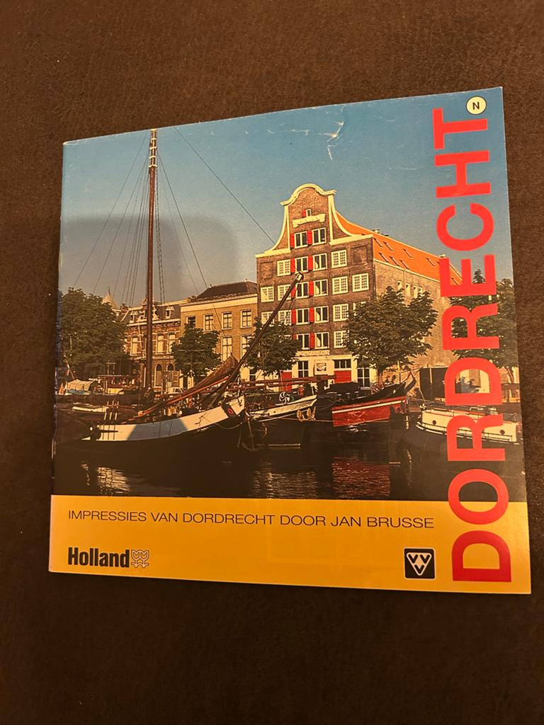 Dordrecht: Impressies door Jan Brusse - Reisgids/Brochure, Ophalen of Verzenden, Zo goed als nieuw