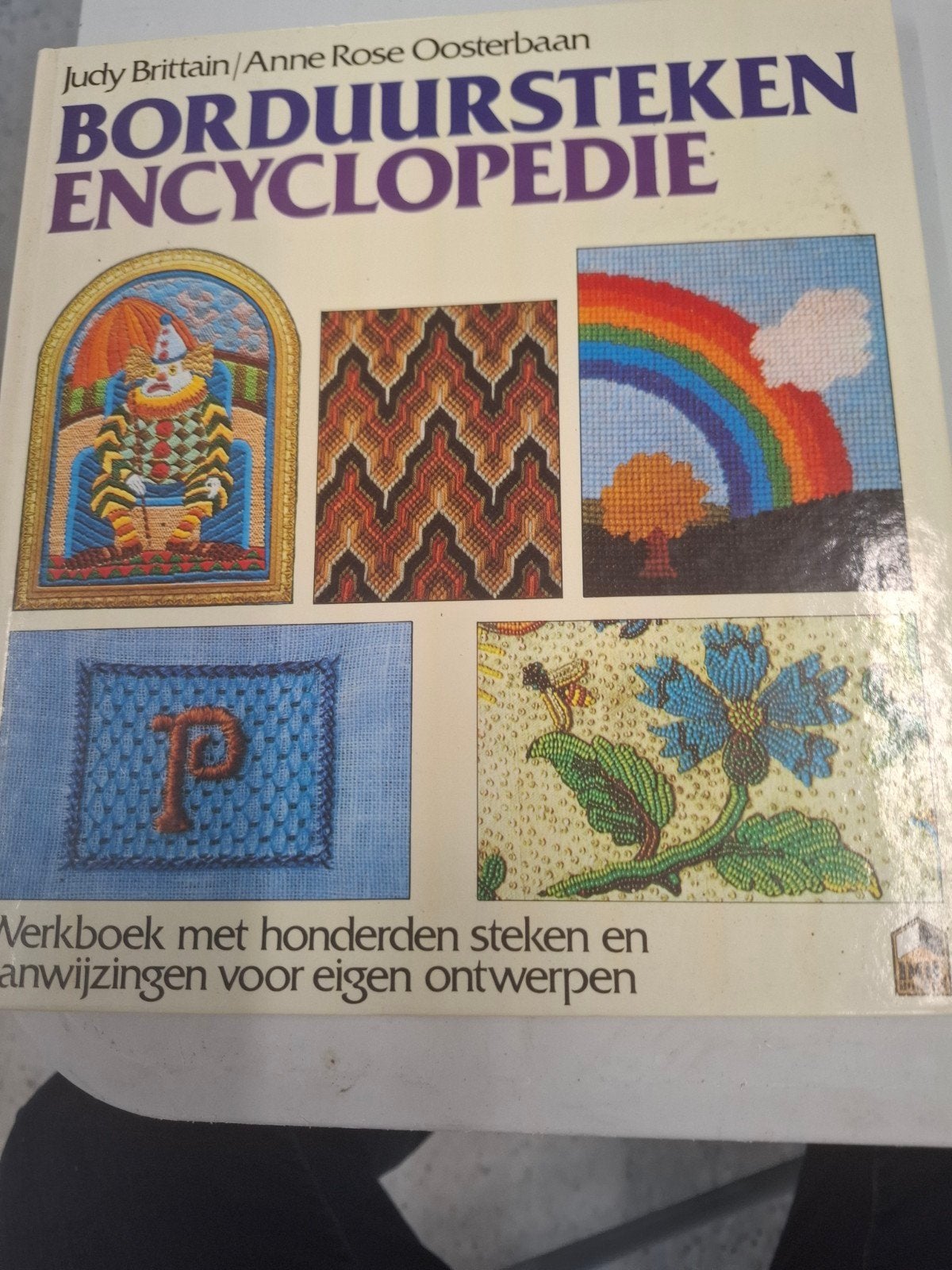Boek Borduursteken encyclopedie, Ophalen of Verzenden