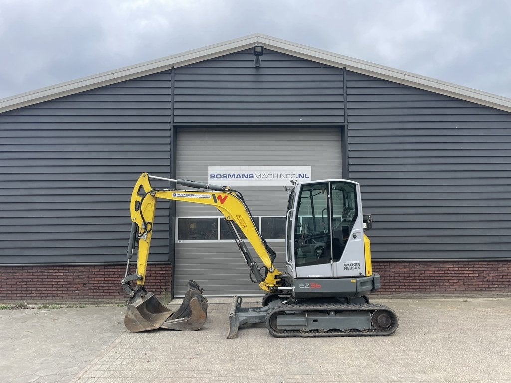 Neuson EZ36 minigraver / centrale smering, Graafmachine