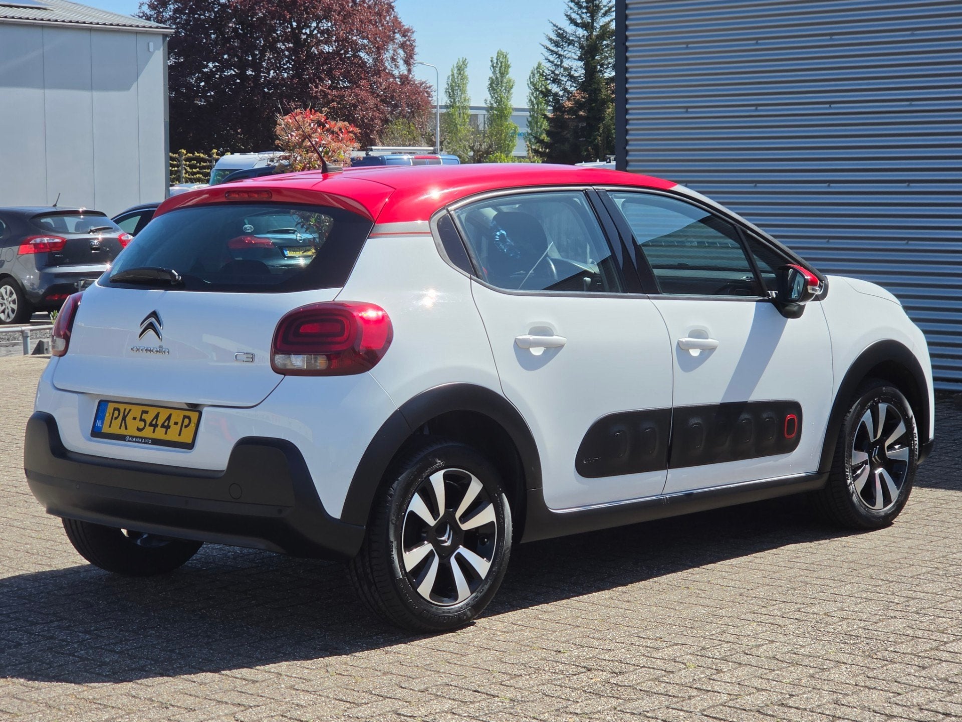 Foto 6 van Citroen C3 1.2 PureTech Shine New D-Riem Camera Carplay Stoe