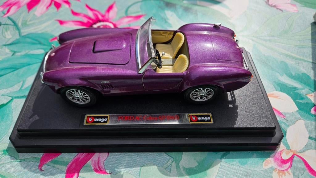Burago Ford AC Cobra 427 (1965) paars, Hobby en Vrije tijd, Modelauto's | 1:18, Bburago, Ophalen of Verzenden