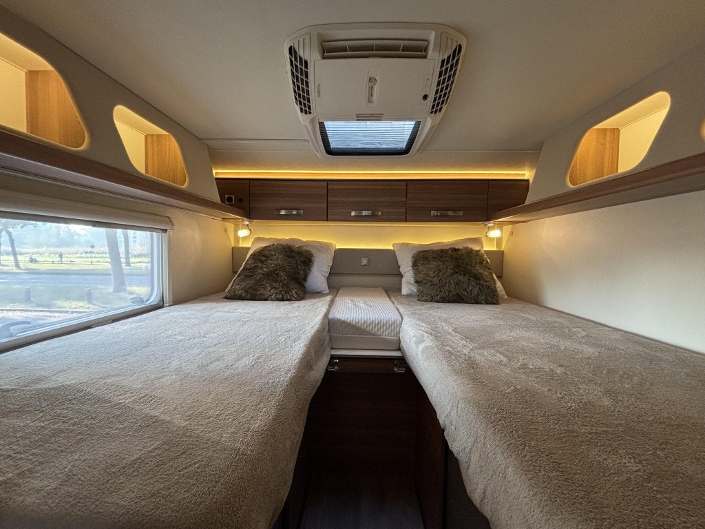 Foto 3 van Weinsberg Pepper 600 MEG ENKELE BEDDEN 6.75M EURO6 DAK AIRCO