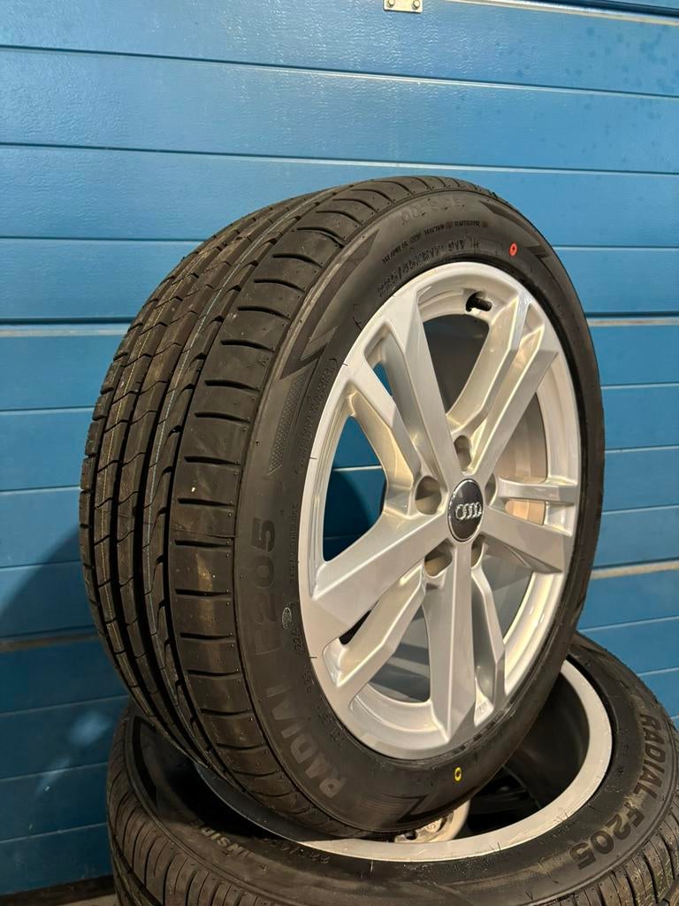 Originele Audi A3 - 17 inch set met Nieuwe Zomerbanden, Auto-onderdelen, Banden en Velgen, Ophalen, Gebruikt, Banden en Velgen