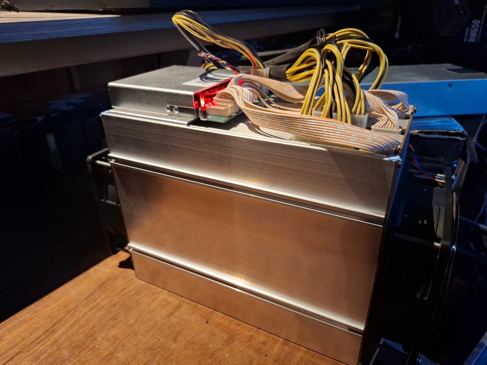Bitmain Antminer A3 Blake2B BTCb2 Miner (evt met voeding), Computers en Software, Overige Computers en Software, Ophalen of Verzenden