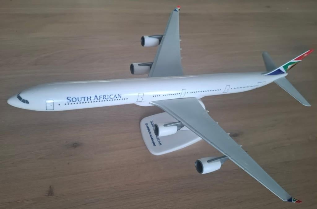 schaalmodel Airbus A 340-600 South-African, Ophalen of Verzenden, Zo goed als nieuw, Schaalmodel