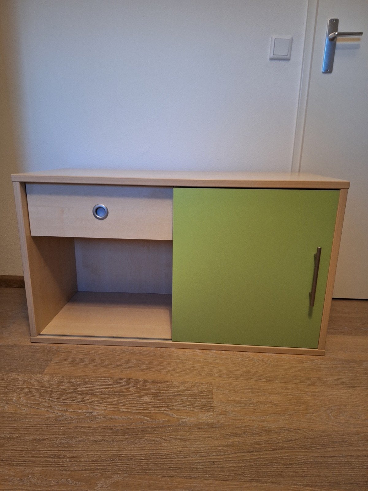 slaapkamerkinder kastje kleur grenen met groen, Ophalen, Zo goed als nieuw, Kast