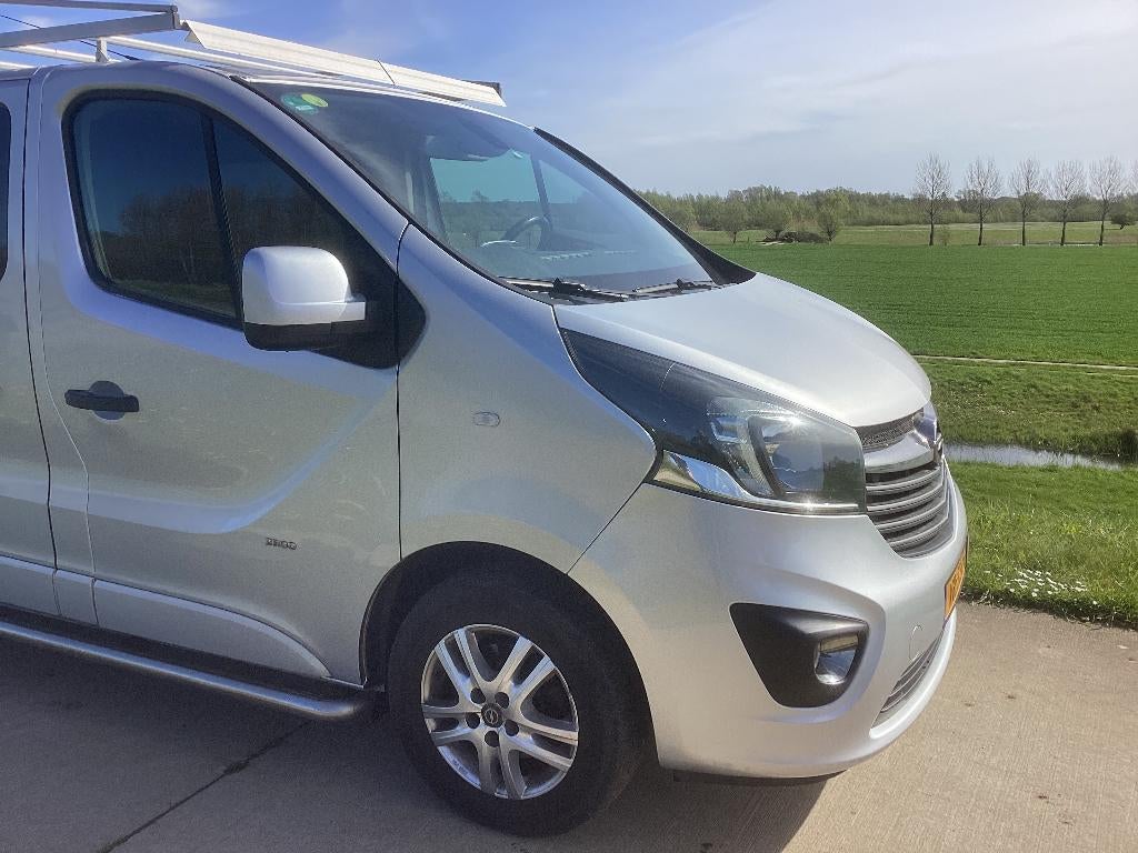 Opel Vivaro 1.6 D 2015, Auto's, Bestelauto's, Particulier, ABS, Achteruitrijcamera, Airbags, Airconditioning, Bluetooth, Boordcomputer
