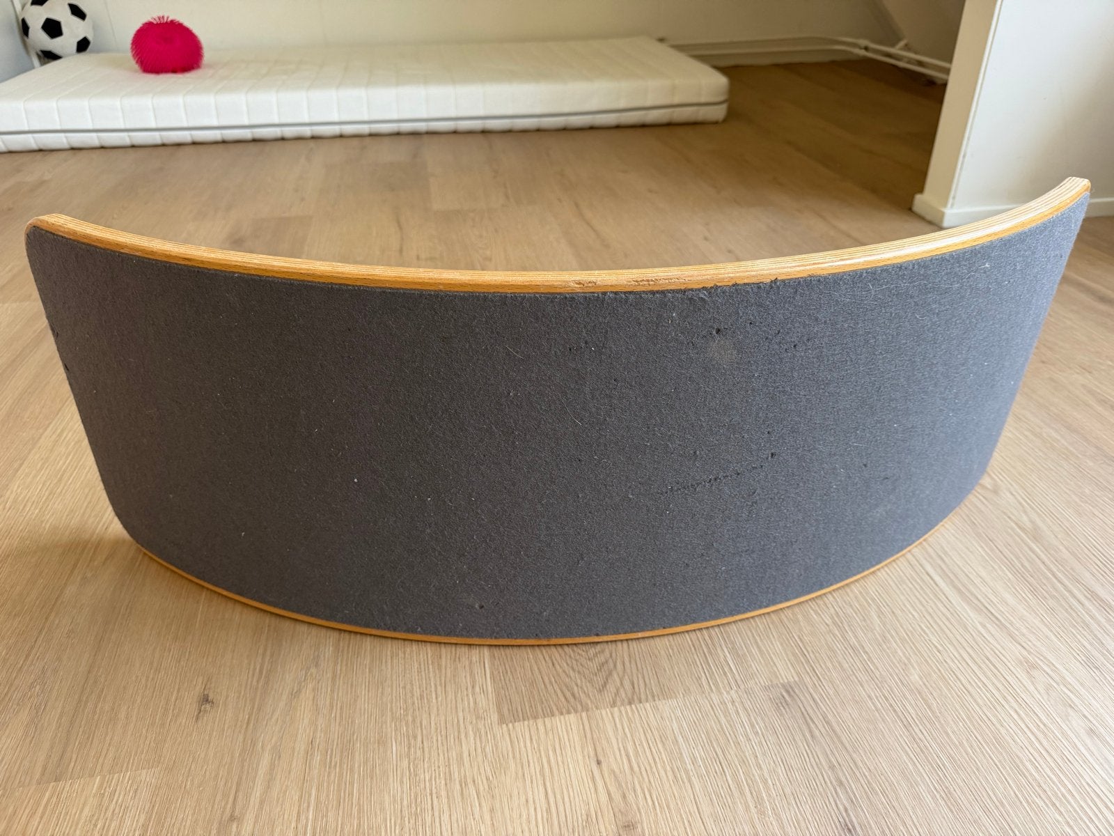 Foto 3 van Wobbel Board met Grijs Vilt