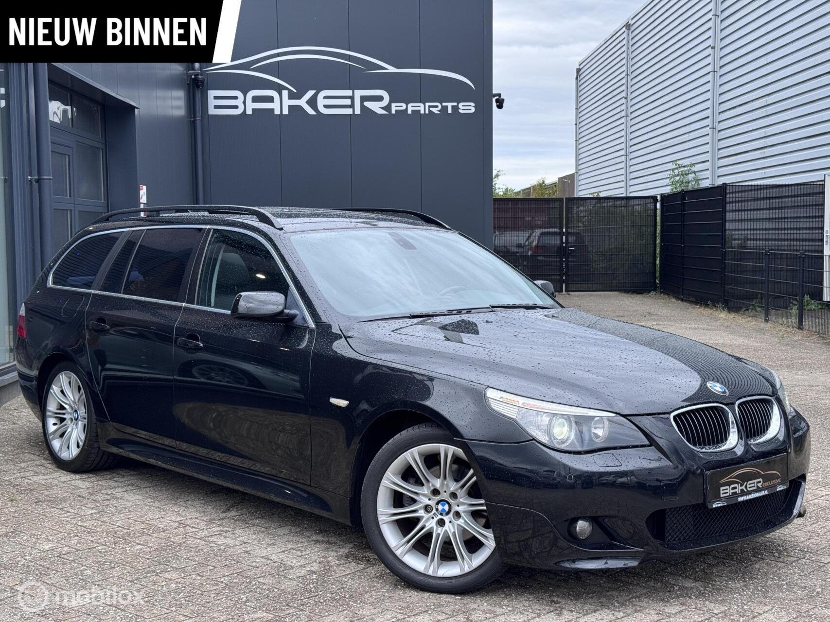 BMW 5-serie Touring 525i Executive - M-pakket - Panoramadak, Auto's, BMW, Automaat, Achterwielaandrijving, Gebruikt, 2000 kg