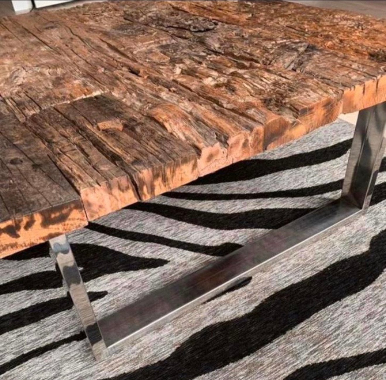 Salontafel van oud robuust hout met RVS onderstel, 1mx1m, Ophalen, Rechthoekig, 50 tot 100 cm