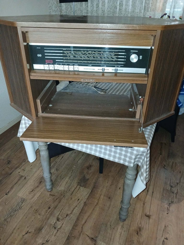 grundig senderwahl radio hoekmeubel jaren 50 a 60, Ophalen
