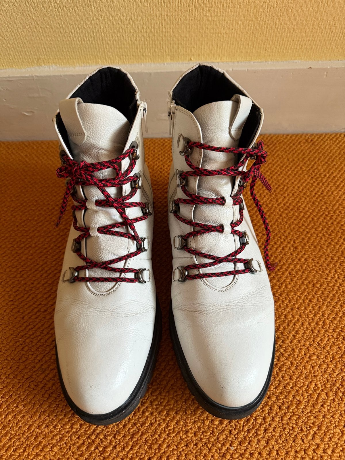 Gabor halfhoge veterschoenen wit maat 9, Kleding | Dames, Ophalen of Verzenden, Gedragen, Wit, Lage of Enkellaarzen