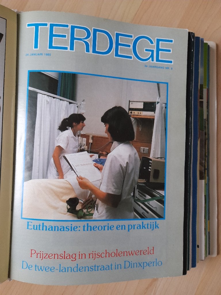 JAARGANG TERDEGE 1985 IN BEWAARBAND, Ophalen of Verzenden, Gelezen