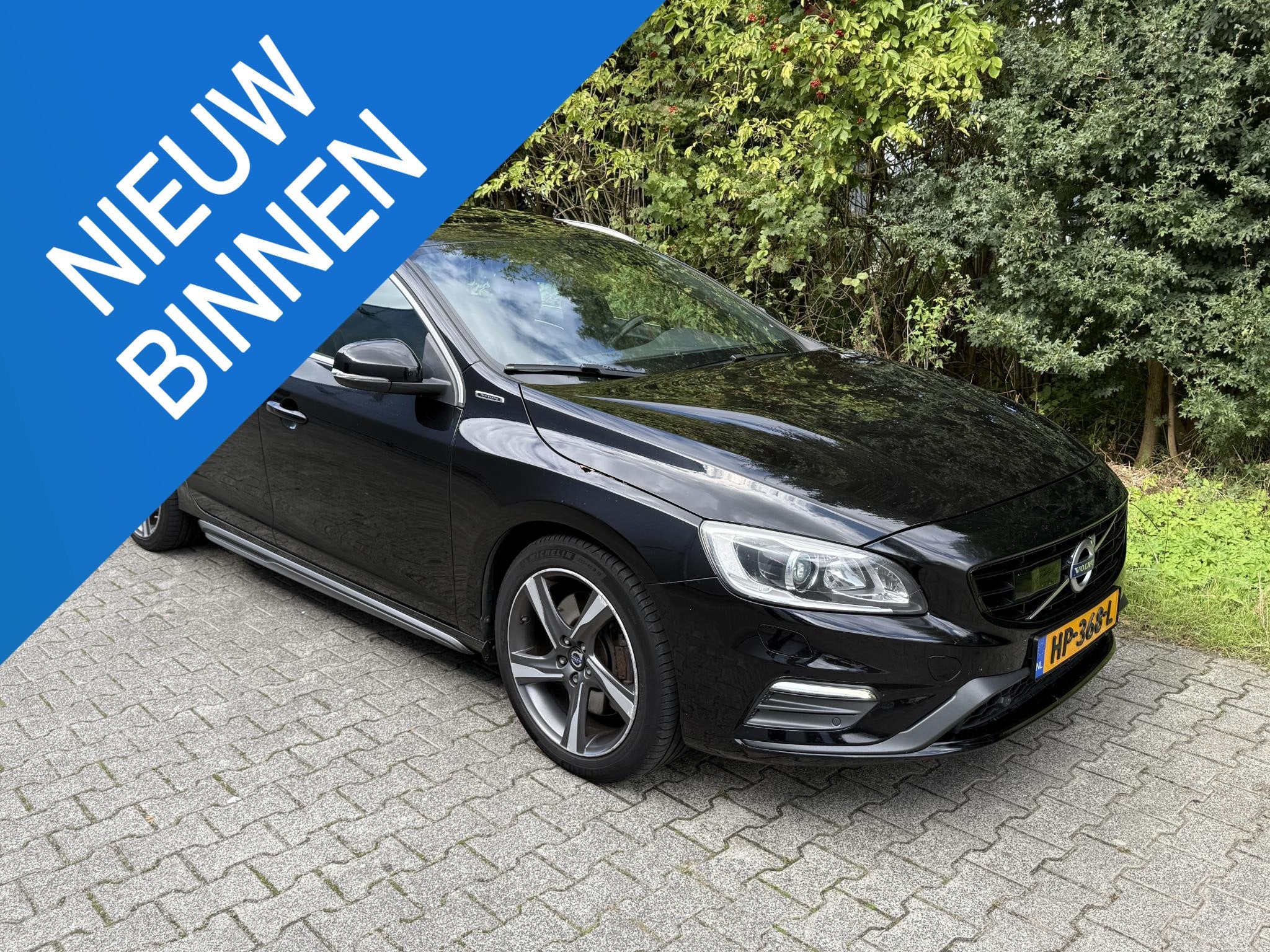 Volvo V60 2.4 D6 Twin Engine R-Design, Auto's, Automaat, Euro 6, Met garantie (alle), Zwart