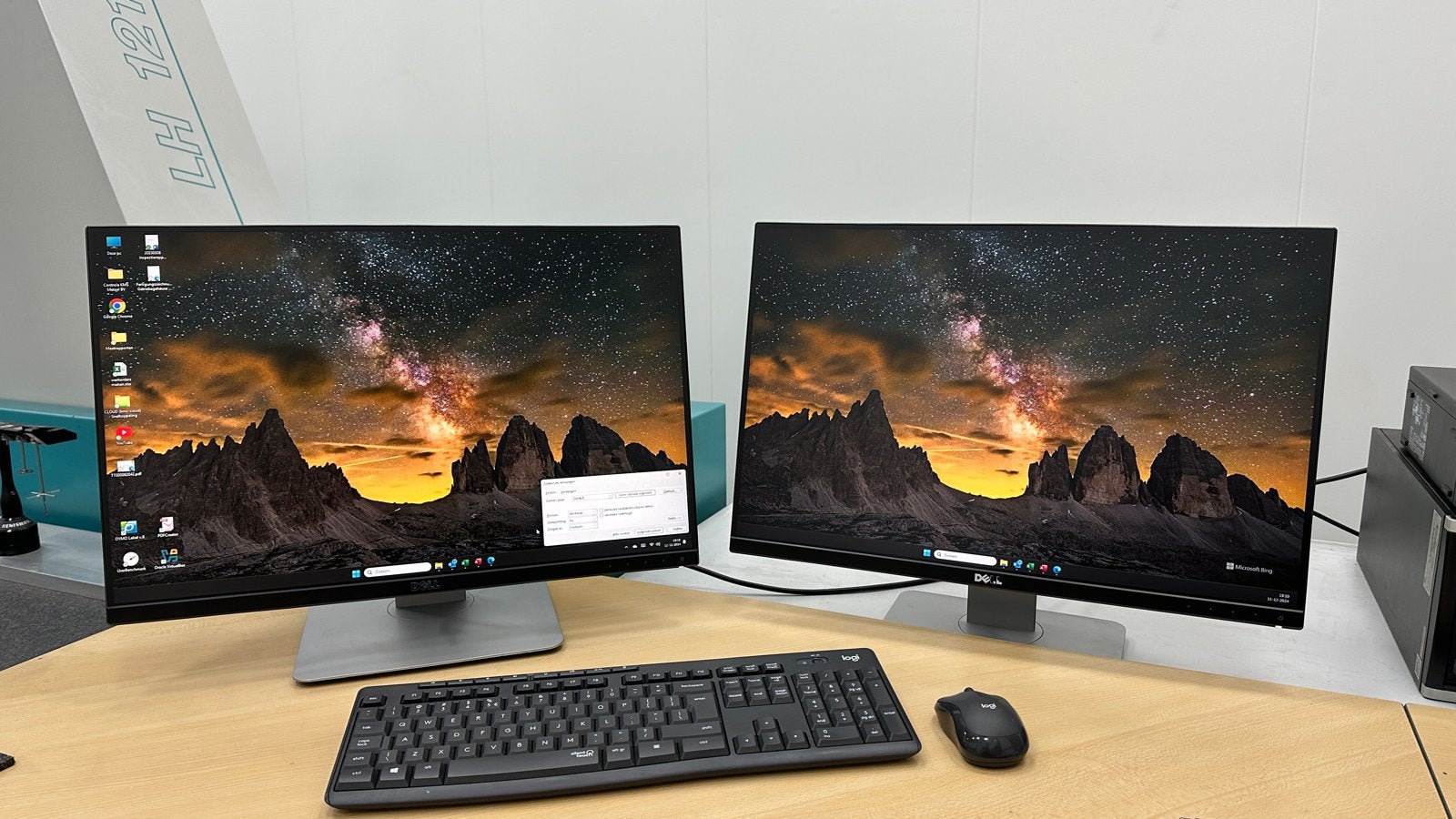 Dell U2415b UltraSharp Monitor - 24 inch, Computers en Software, Monitoren, Ophalen, IPS, In hoogte verstelbaar, Full HD