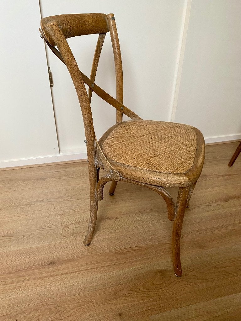 Vintage houten stoel met rieten zitting, Ophalen, Twee, Bruin, Zo goed als nieuw