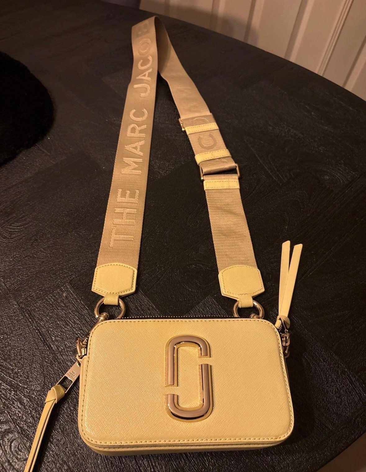 Marc Jacobs Snapshot Camera Bag Geel, Ophalen of Verzenden, Zo goed als nieuw, Geel, Schoudertasje