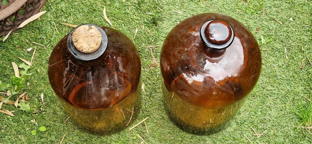 2 vintage grote amberkleurige apothekersflessen (brocante), Ophalen of Verzenden