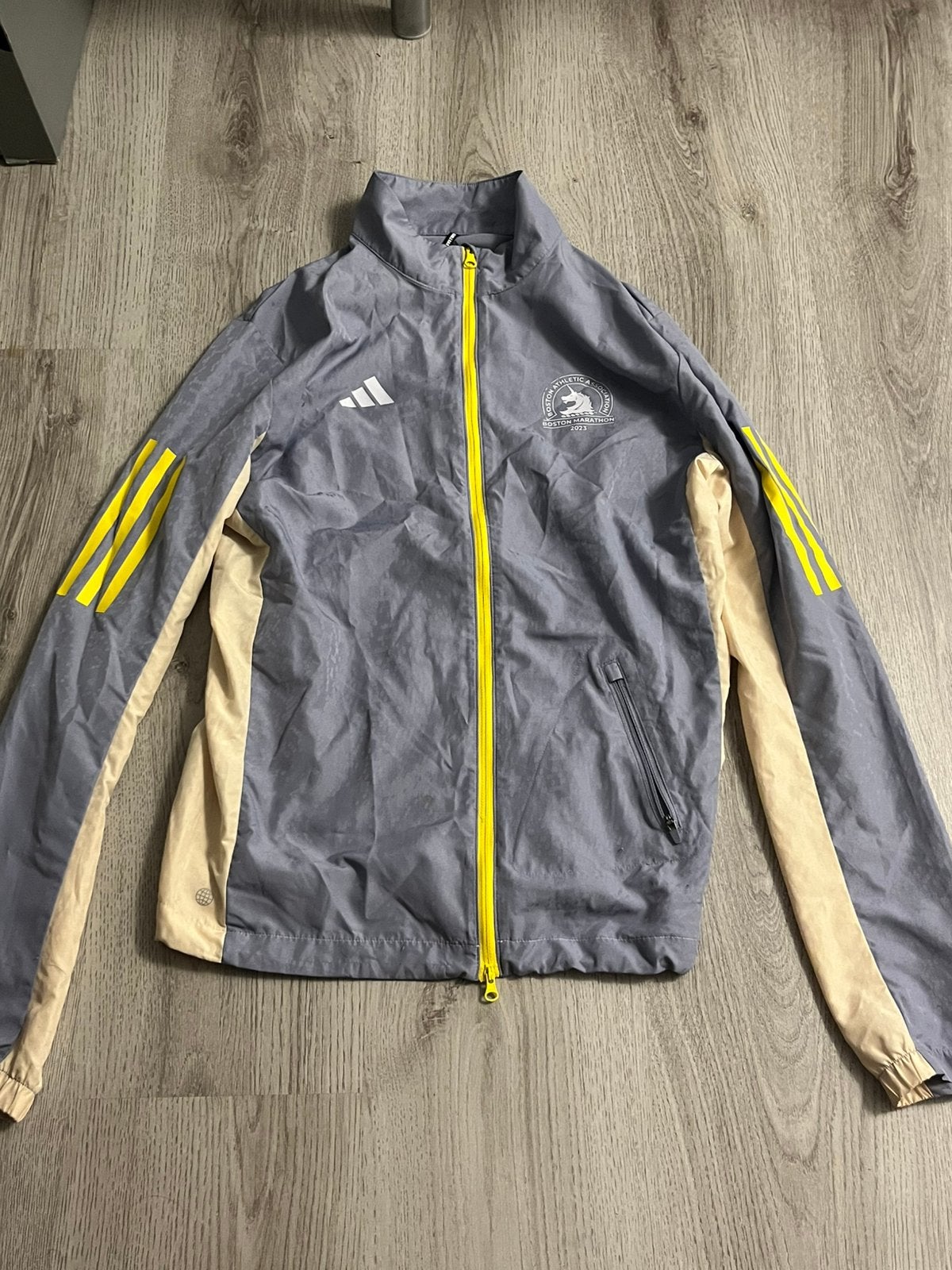 Adidas 2023 Boston Marathon Celebration Jacket, Zwart, Ophalen of Verzenden, Zo goed als nieuw, Voetbal