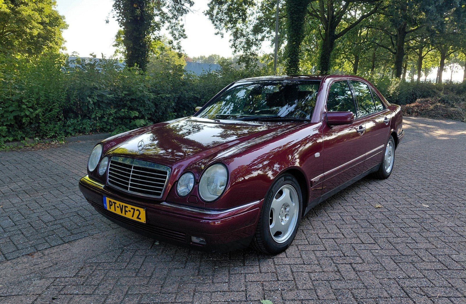 Schitterende Mercedes E200 Avantgarde van 1996,  NL auto !, Auto's, 1998 cc, 1340 kg, 4 cilinders, Origineel Nederlands