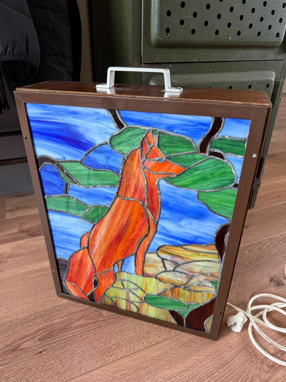 Bijzondere Tiffany lamp - vos op houten kist, Ophalen