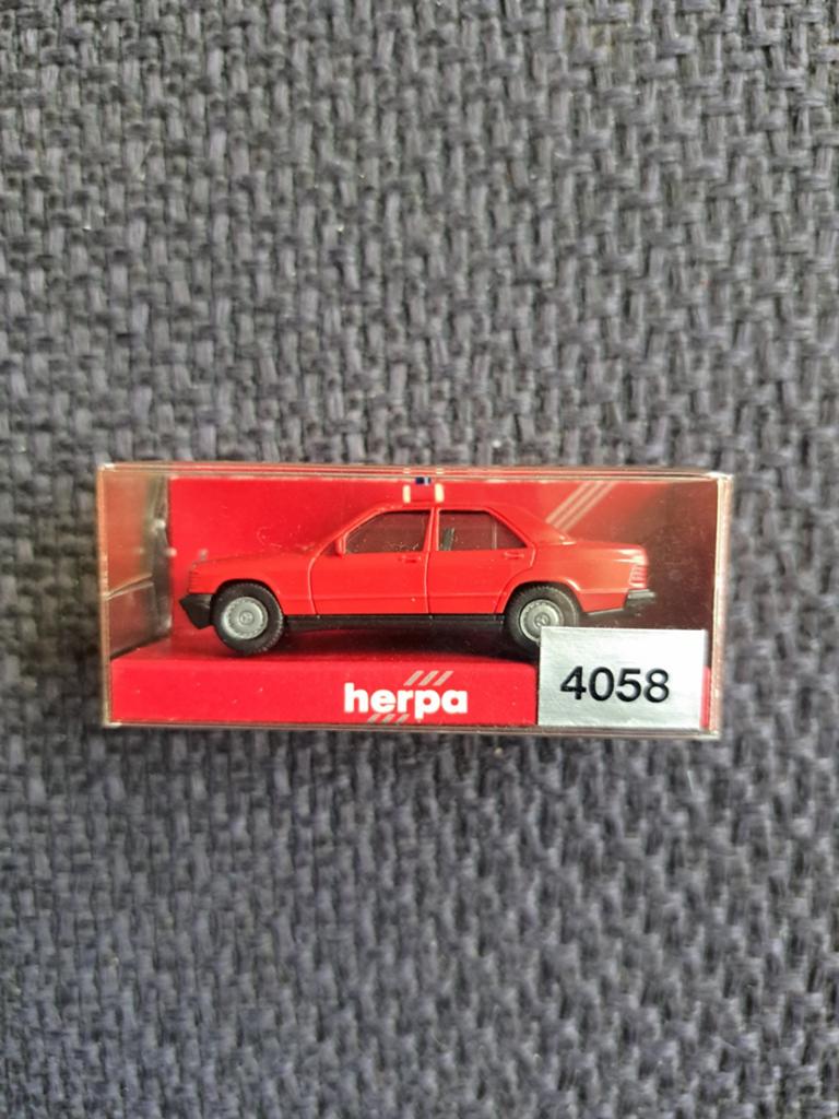 Herpa model mercedes hulpdienst, Auto, West germany, Zo goed als nieuw, N.b